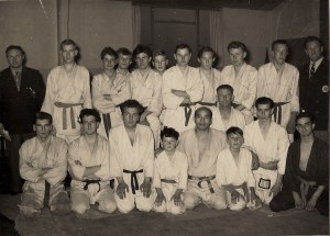 Bell, Michael Manning, Brian Hammond and others attend a seminar with Kenshiro Abbe