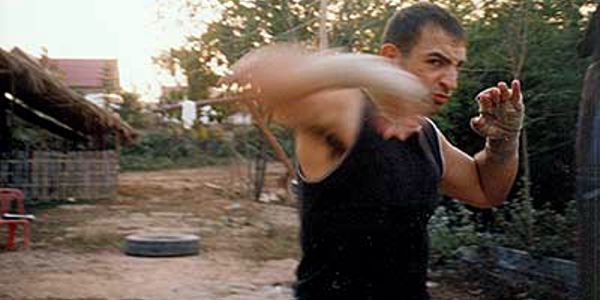 Antonio Graceffo showing an elbow strike.